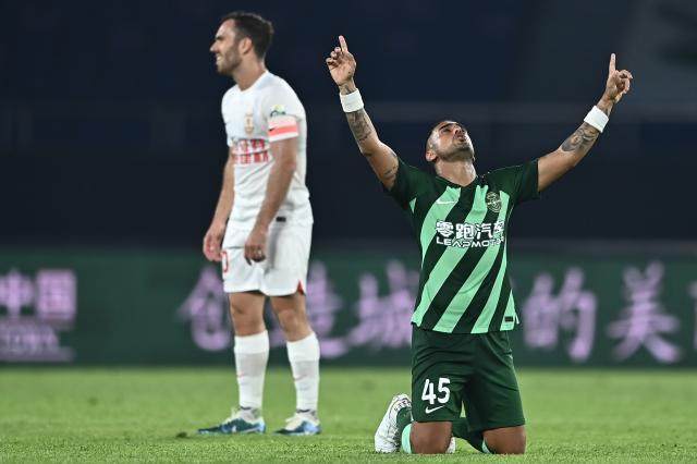 九游体育app-【中超】莱昂纳多梅开二度 浙江队3比1逆转亚泰